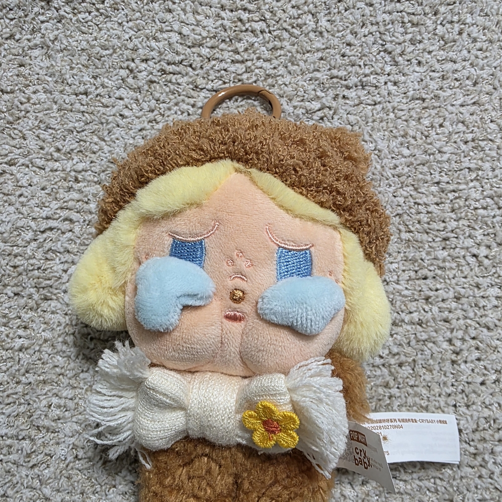Pop Mart Cry Baby Fluffy & Cozy Pendant